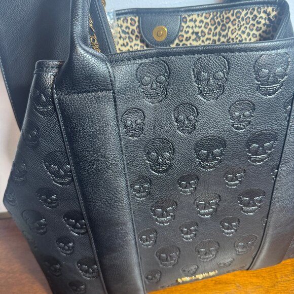 Betsey Johnson Black skull embossed with studs one side tote bag XOSTUDDY - Picture 8 of 9